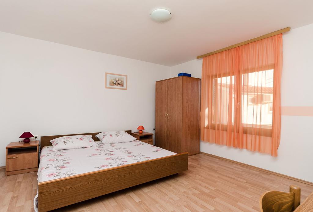 לופאר Apartments Dragan מראה חיצוני תמונה
