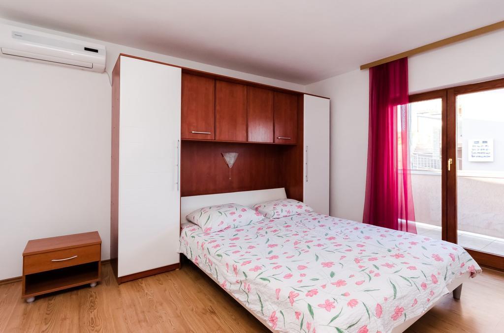 לופאר Apartments Dragan מראה חיצוני תמונה