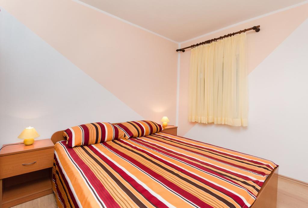 לופאר Apartments Dragan מראה חיצוני תמונה